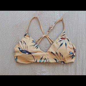 Reversible bikini top